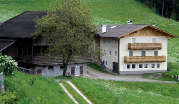Photo exteriors Farmhouse apartments Strasserhof