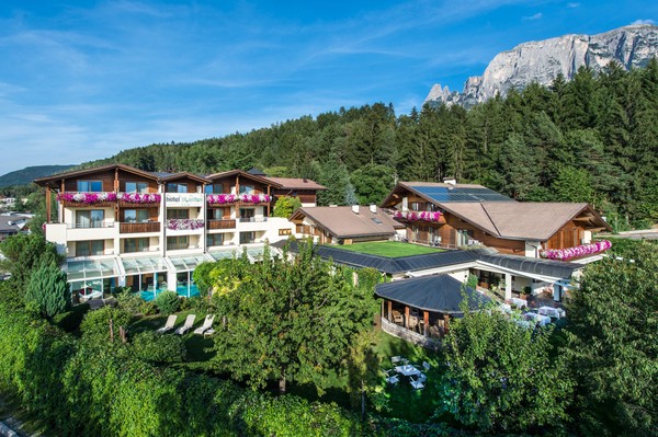 Photo exteriors Hotel St. Anton