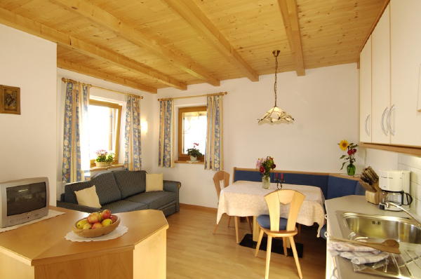 La zona giorno Appartamenti in agriturismo Aichbühlerhof