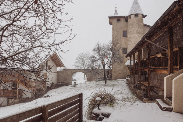 Foto Außenansicht Ferienwohnungen auf dem Bauernhof Edelansitz Zimmerlehen