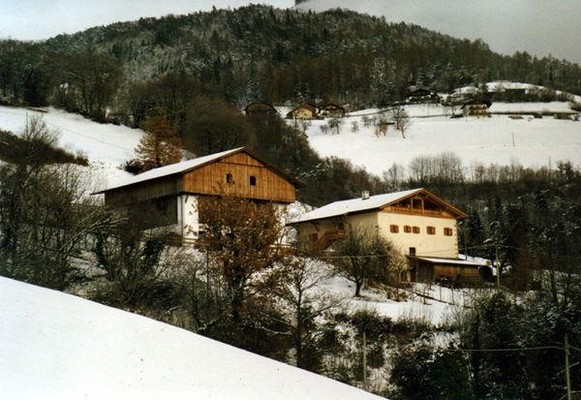 Foto Außenansicht Ferienwohnungen auf dem Bauernhof Fingerhof