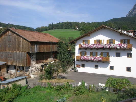Foto Außenansicht Ferienwohnungen auf dem Bauernhof Gatterpuner
