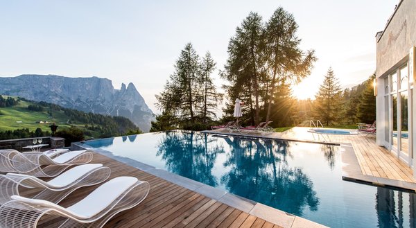 La piscina Hotel Rosa ECO Alpine Spa Resort
