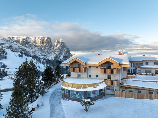 Foto esterno Hotel Rosa ECO Alpine Spa