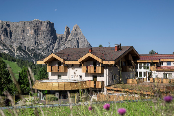 Photo exteriors Hotel Rosa ECO Alpine Spa