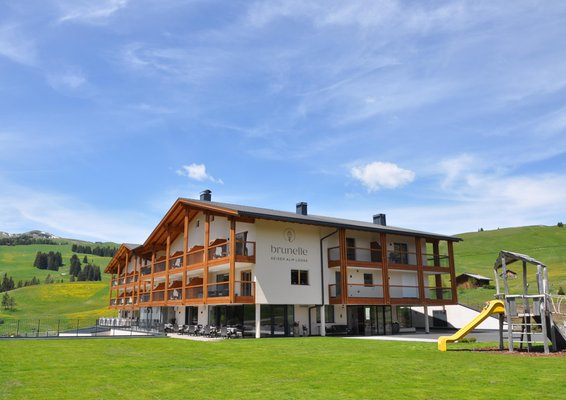 Sommer Präsentationsbild Hotel Brunelle Seiser Alm Lodge