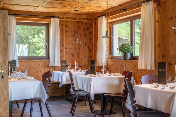 The restaurant Alpe di Siusi / Seiser Alm Seelaus