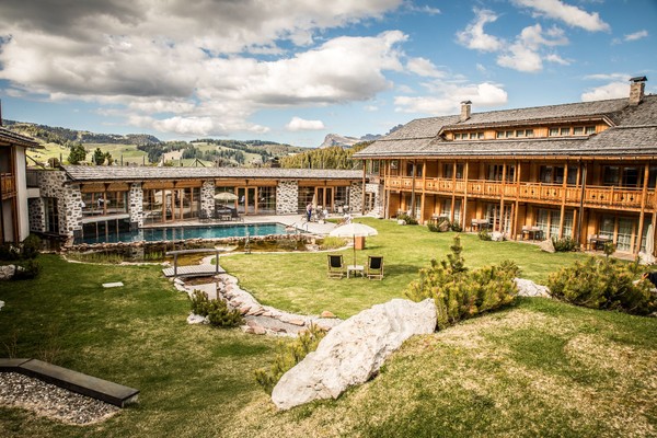 Foto esterno Tirler – Dolomites Living Hotel