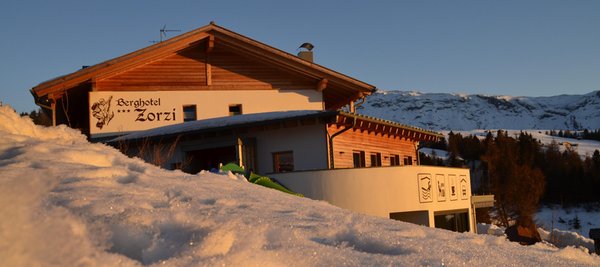 Foto invernale di presentazione Berghotel Zorzi - Hotel 3 stelle