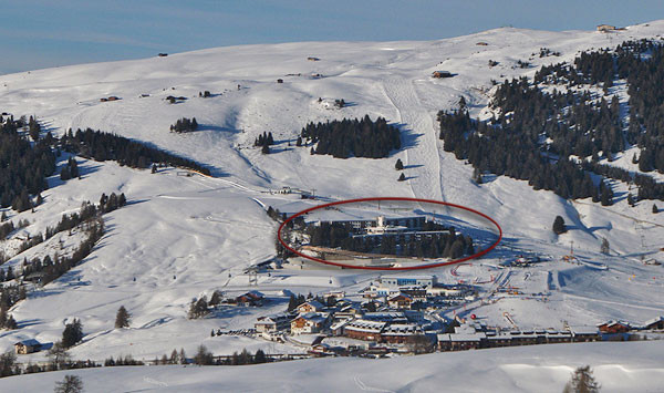 Lage Garni + Ferienwohnungen Alpi Seiser Alm