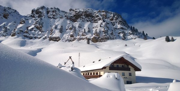 Photo exteriors in winter Mahlknechthütte