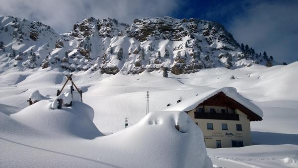 Foto esterno in inverno Mahlknechthütte