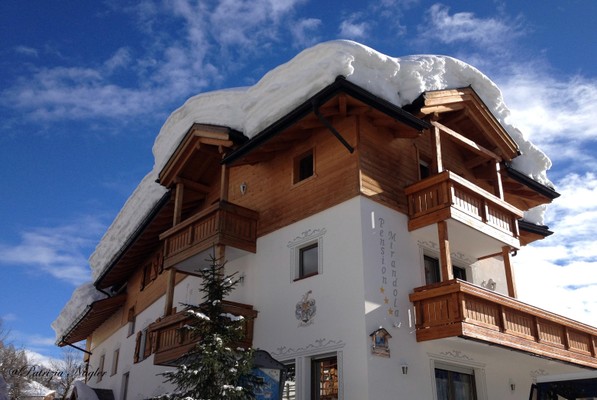 Photo exteriors Small hotel Mirandola