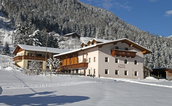 Foto esterno Appartamenti in agriturismo Angererhof