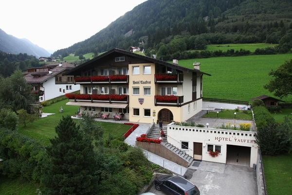 Foto esterno Hotel Taufers