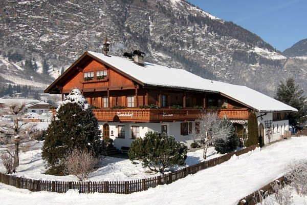 Foto esterno in inverno Trenkehof