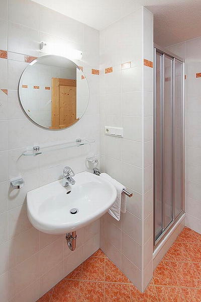 Foto del bagno Appartamenti in agriturismo Huberhof