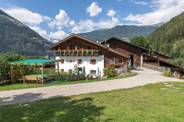 Foto Außenansicht Ferienwohnungen auf dem Bauernhof Lahnerhof