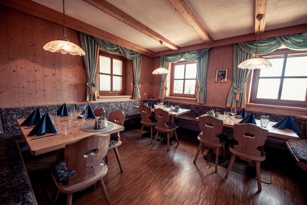 The restaurant Acereto / Ahornach (Valle di Tures / Tauferer Tal) Roanerhof