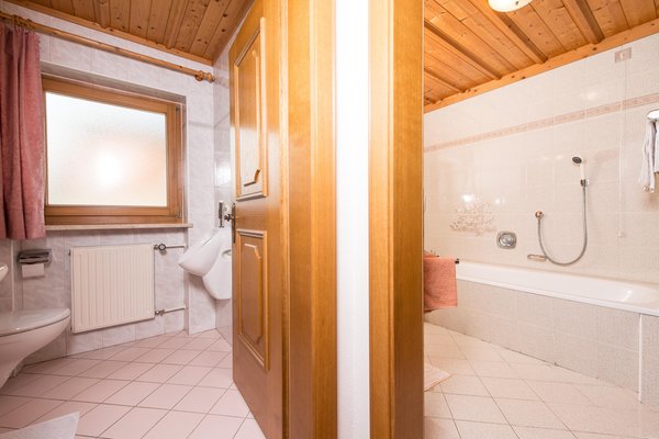Foto del bagno Appartamenti in agriturismo Rieplechn