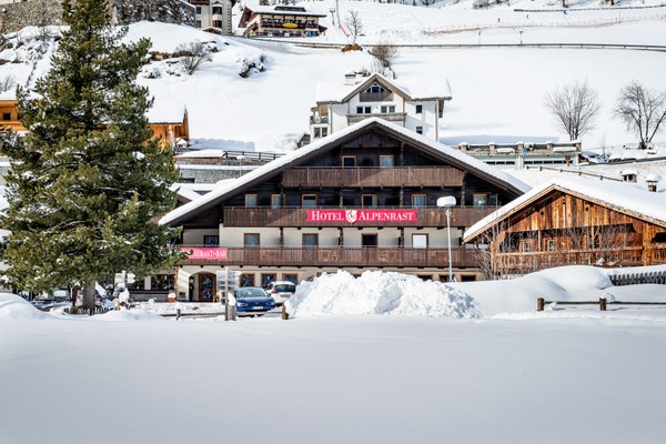 Photo exteriors Hotel Alpenrast