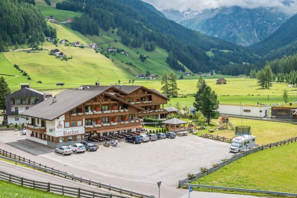 Photo exteriors Hotel Bacher