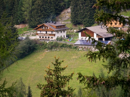 Foto esterno B&B + Appartamenti in agriturismo Inderederhof