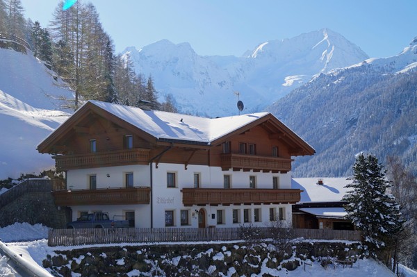 Foto esterno Appartamenti in agriturismo Tiblerhof