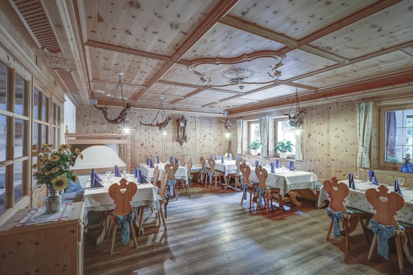 The restaurant San Giovanni / St. Johann (Valle Aurina / Ahrntal) Ahrner Wirt Apartments