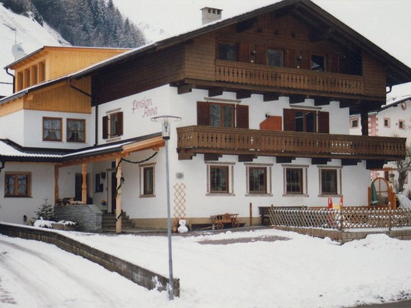 Foto invernale di presentazione Pensione + Appartamenti Anna