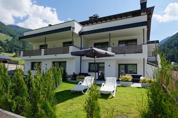 Foto esterno Hotel & Dependance Garber