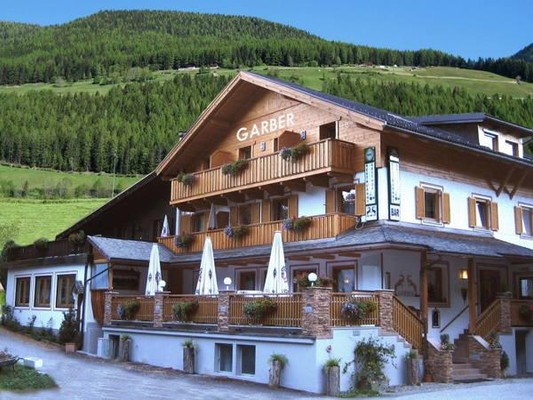 Photo exteriors Hotel & Dependance Garber