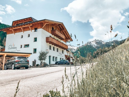 Foto Außenansicht B&B-Hotel Schönberg
