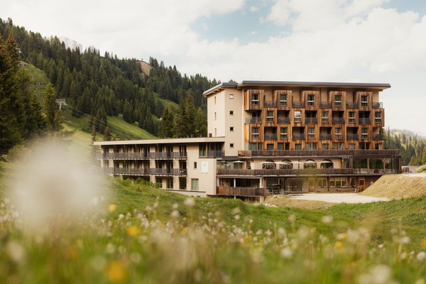 Foto Außenansicht Boè Sports & Nature Hotel