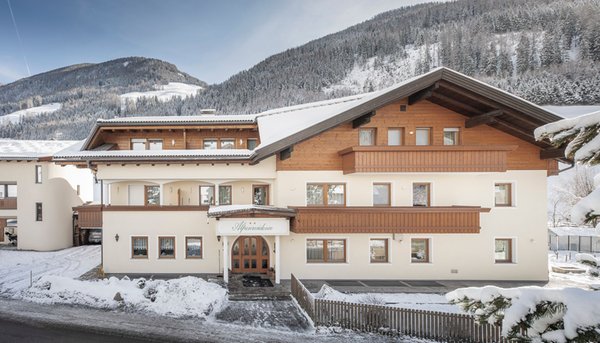 Foto esterno in inverno Alpenresidence