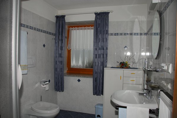 Foto del bagno Appartamenti in agriturismo Winklerhof