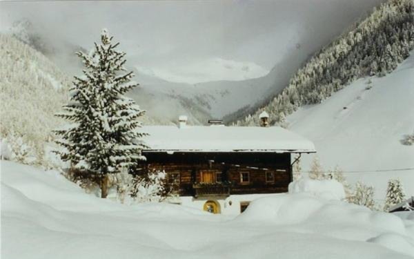 Foto invernale di presentazione Feichterhof - Appartamenti in agriturismo 3 fiori