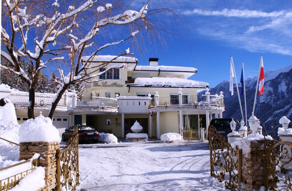 Foto esterno B&B + Appartamenti Das Land-Palais