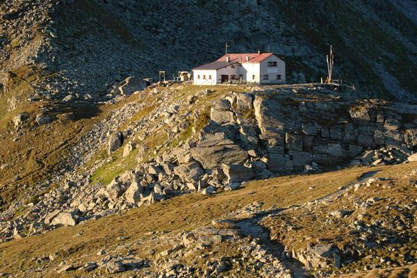 Foto esterno in estate Rifugio Porro / Chemnitzerhütte