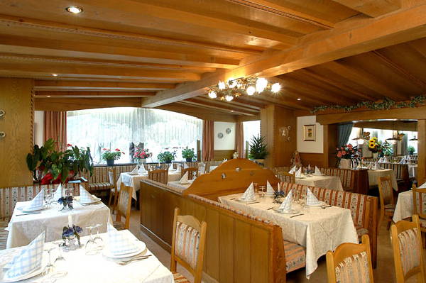 Das Restaurant Campolongo-Pass (Corvara) Monte Cherz