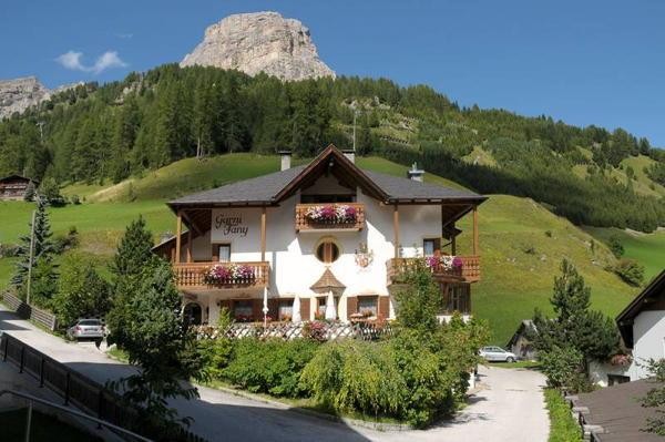 Foto Außenansicht Garni + Ferienwohnungen Fany