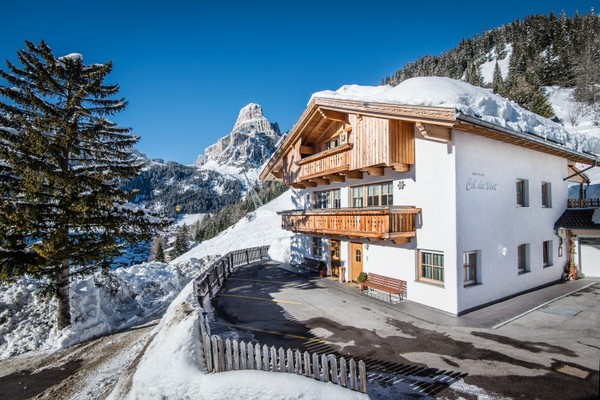 Foto Außenansicht Ferienwohnungen Col da Vënt