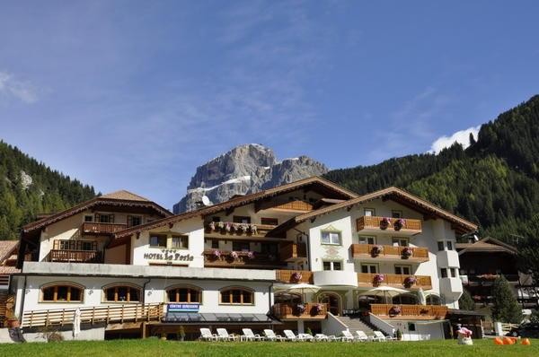Foto Außenansicht Hotel La Perla