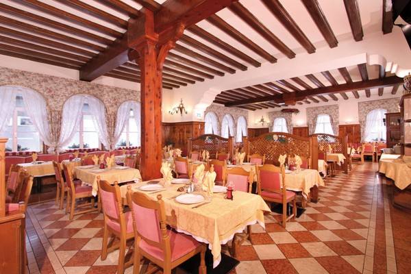 Il ristorante Canazei Schloss Hotel Dolomiti Uhc