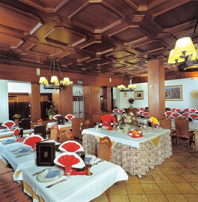 Il ristorante Canazei Schloss Hotel Dolomiti Uhc