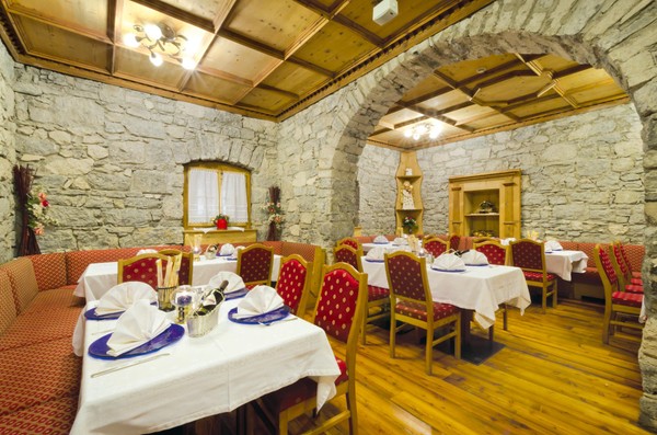 Il ristorante Canazei Schloss Hotel Dolomiti Uhc
