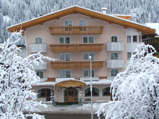 Foto Außenansicht Alba Wellness & Beauty Hotel