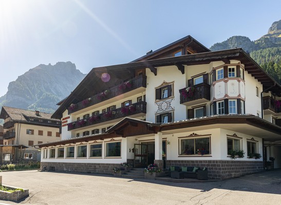 Foto Außenansicht Garni-Hotel + Residence Arnica