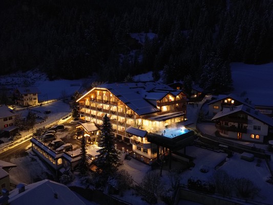 Foto esterno Hotel Cèsa Tyrol