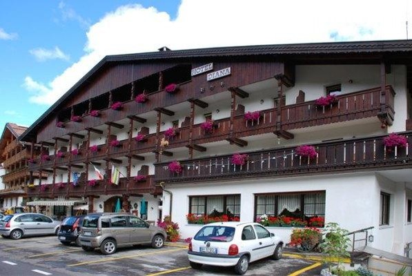 Foto esterno Albergo Diana